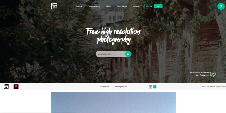 Website homepage showcasing the best sites for free high-resolution photography, featuring a search bar and navigation for gallery, photographers, and other photo-related resources.